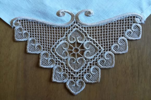 Lace Corner: A Designer's Review for Holiday Collections