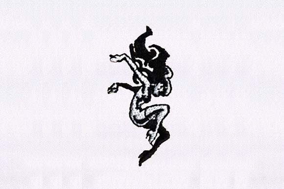 Superhero Woman: A Bold Embroidery Design for Craft Fair Success